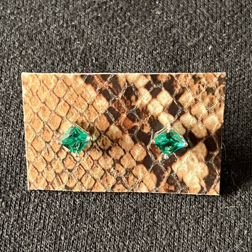 Stud Earrings New